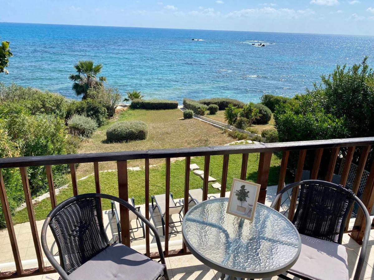 Amazing Front Line Villa In Coral Bay Пея Екстериор снимка