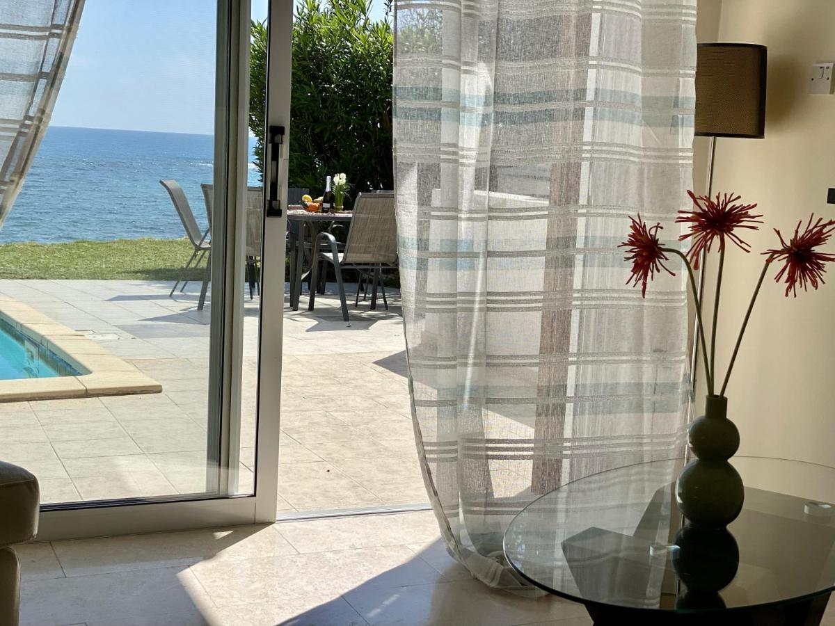 Amazing Front Line Villa In Coral Bay Пея Екстериор снимка