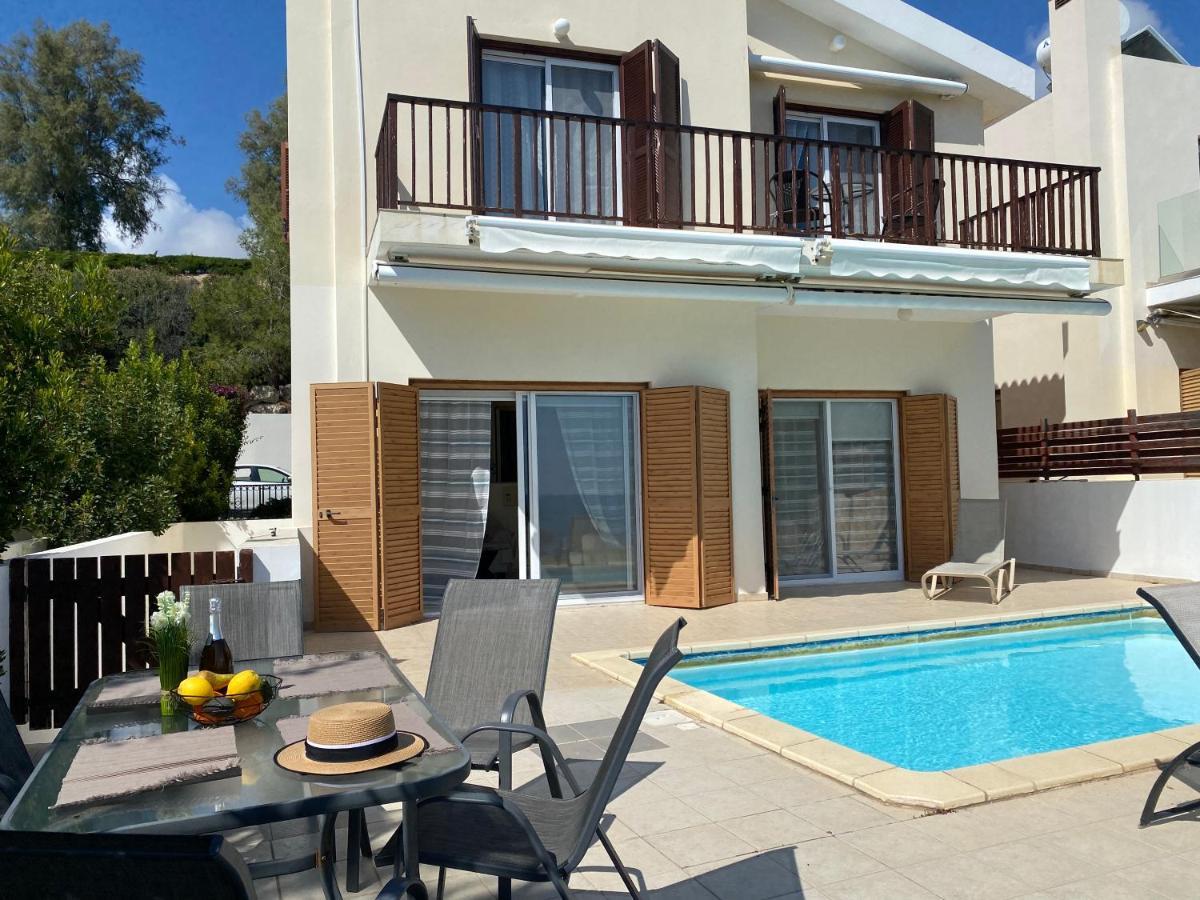 Amazing Front Line Villa In Coral Bay Пея Екстериор снимка