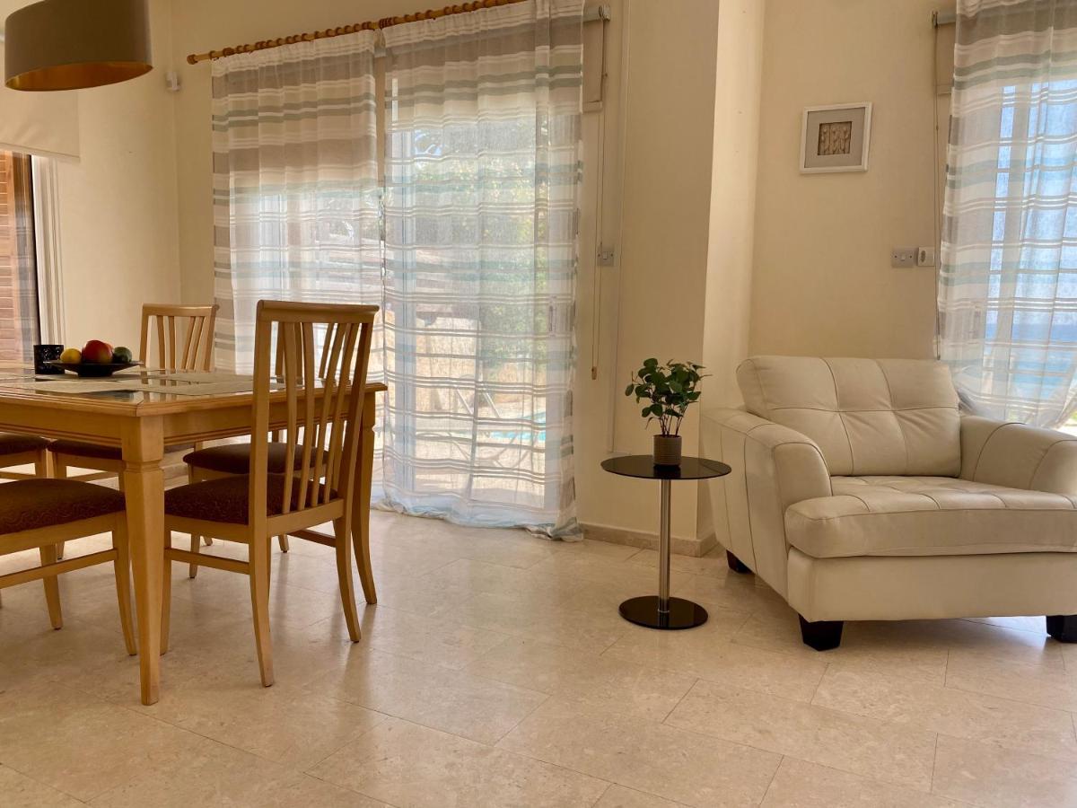 Amazing Front Line Villa In Coral Bay Пея Екстериор снимка