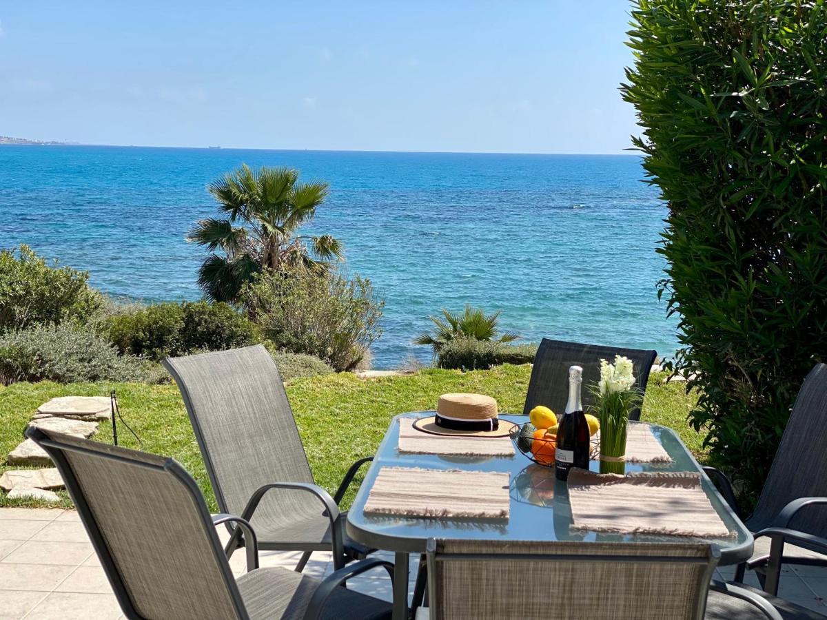 Amazing Front Line Villa In Coral Bay Пея Екстериор снимка