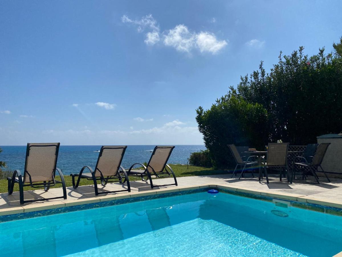 Amazing Front Line Villa In Coral Bay Пея Екстериор снимка
